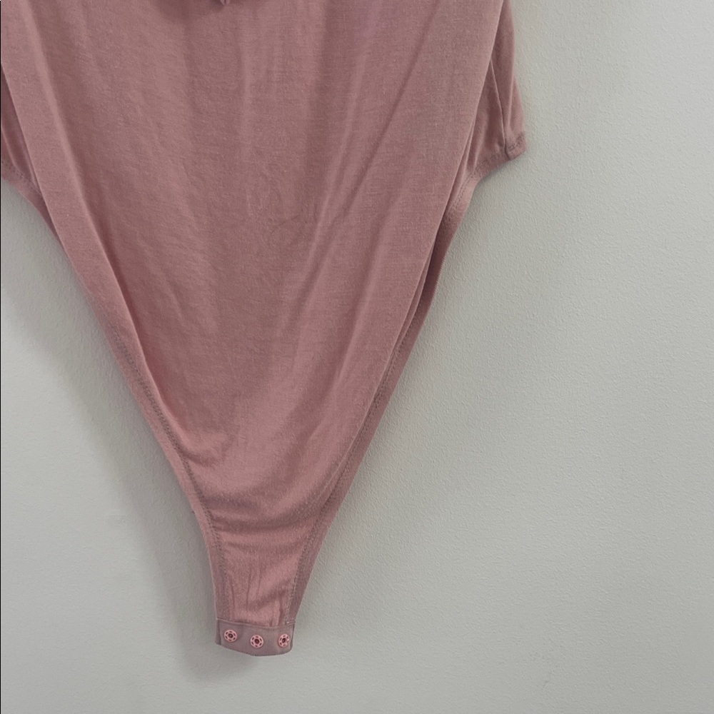 Chic Mauve Lace Bodysuit - Picture 5 of 7